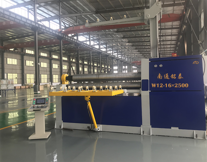南通廠(chǎng)家闡述四輥卷板機(jī)溫度過(guò)高如何處理？